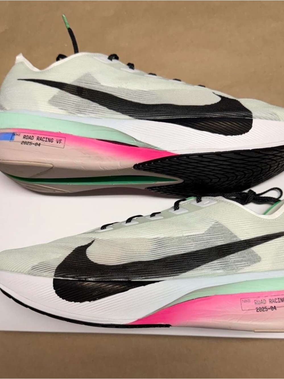Nike Zoom X Vaporfly Next 4% Hyper Pink Mint Foam Men’s 15 running shoes NEW!